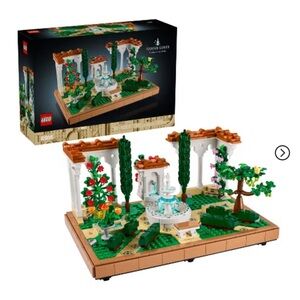 LEGO Icons Fountain Garden building set .Set with Green and Brown Acce…